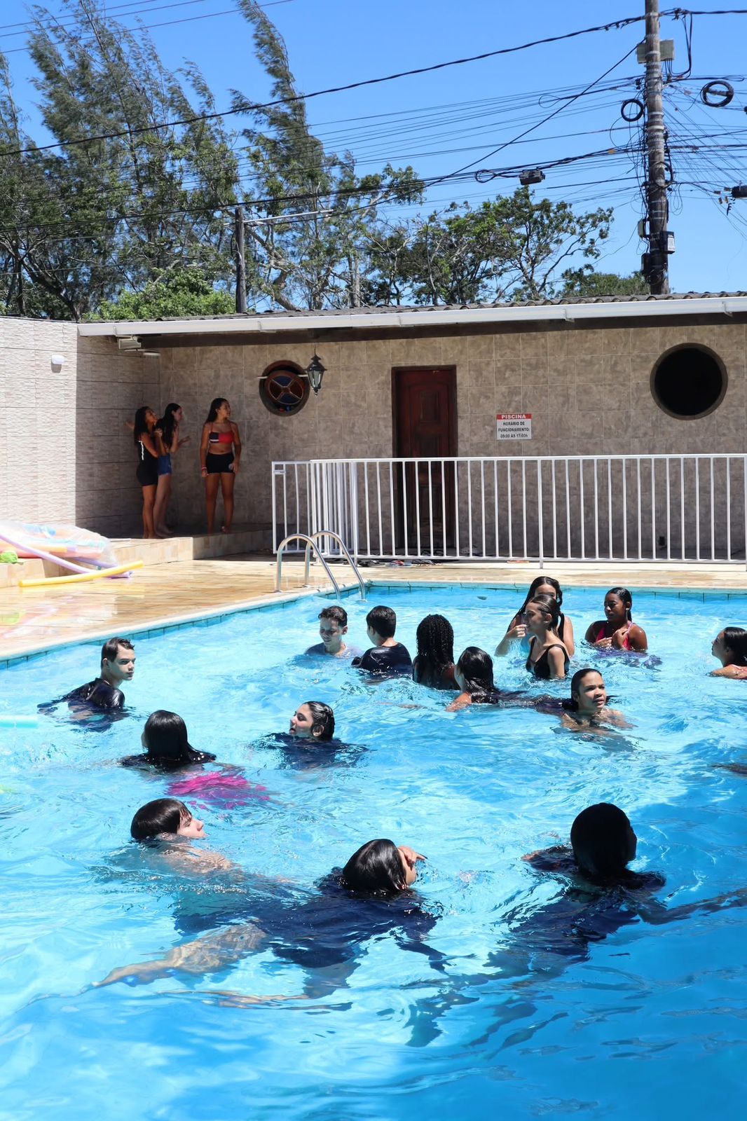Piscina do Colégio Lógica para Ensino Fundamental e Médio